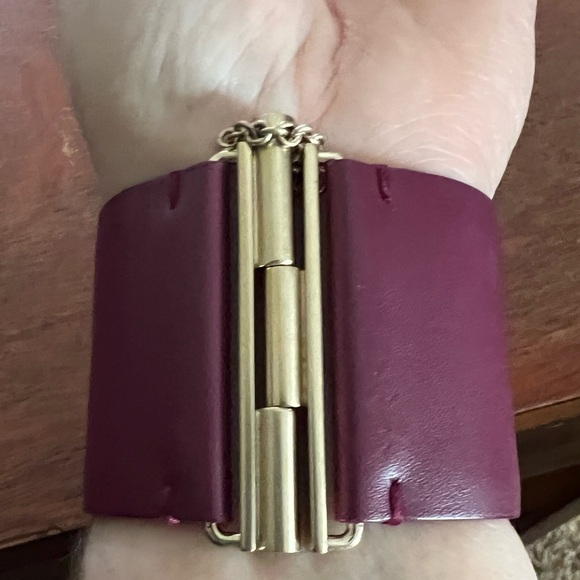 CHANEL CC Exclusive Leather Bracelet - Burgundy - Small - Picture 3 of 11